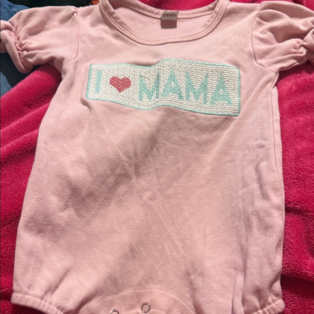 Pink Baby Onesie with 'I Love Mama' Design